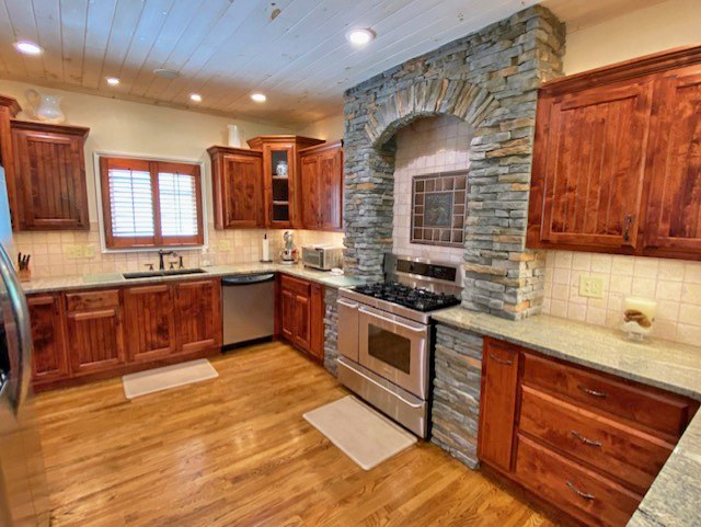 upscale homes for sale Dahlonega